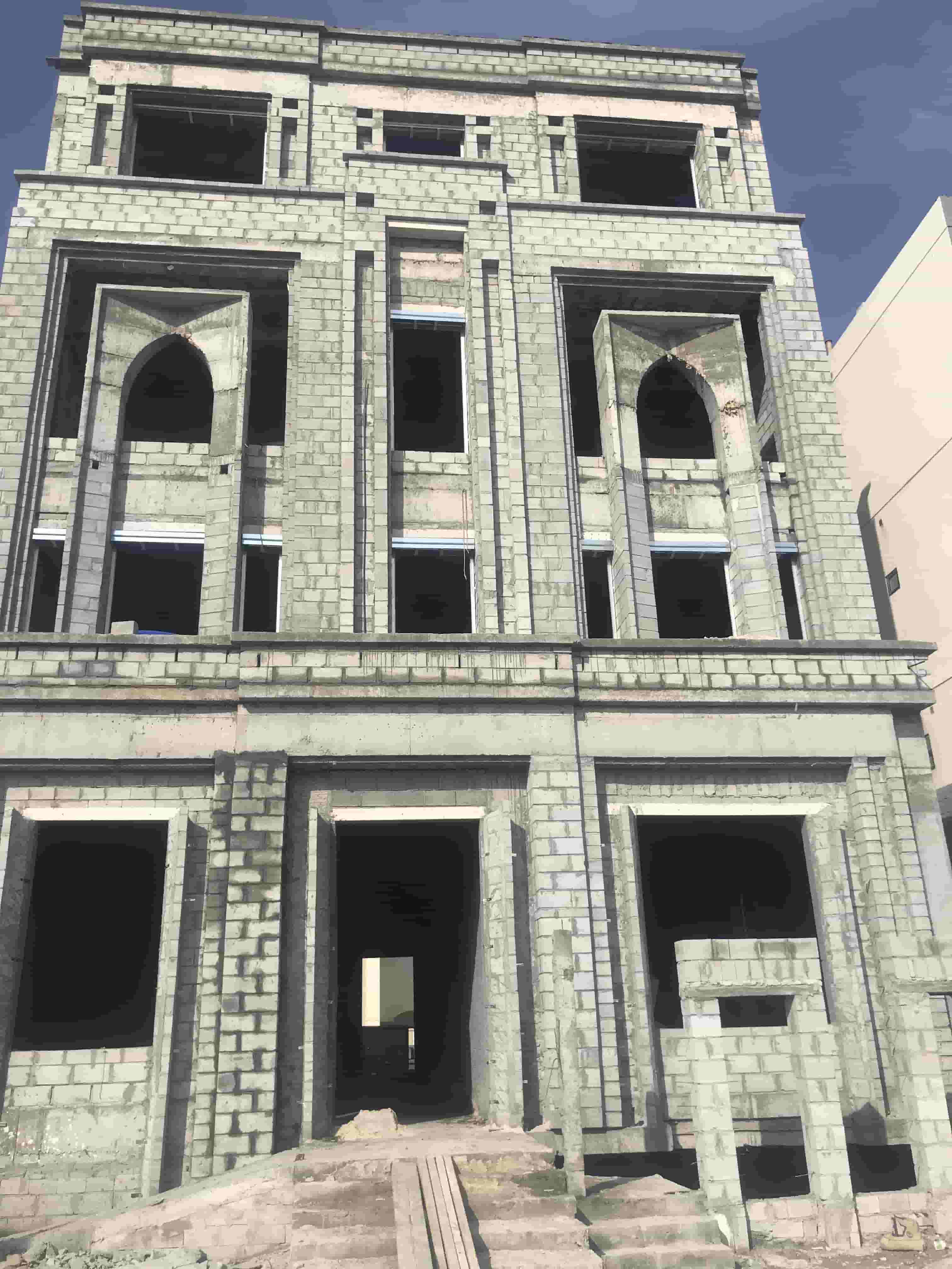 مقاول بناء 