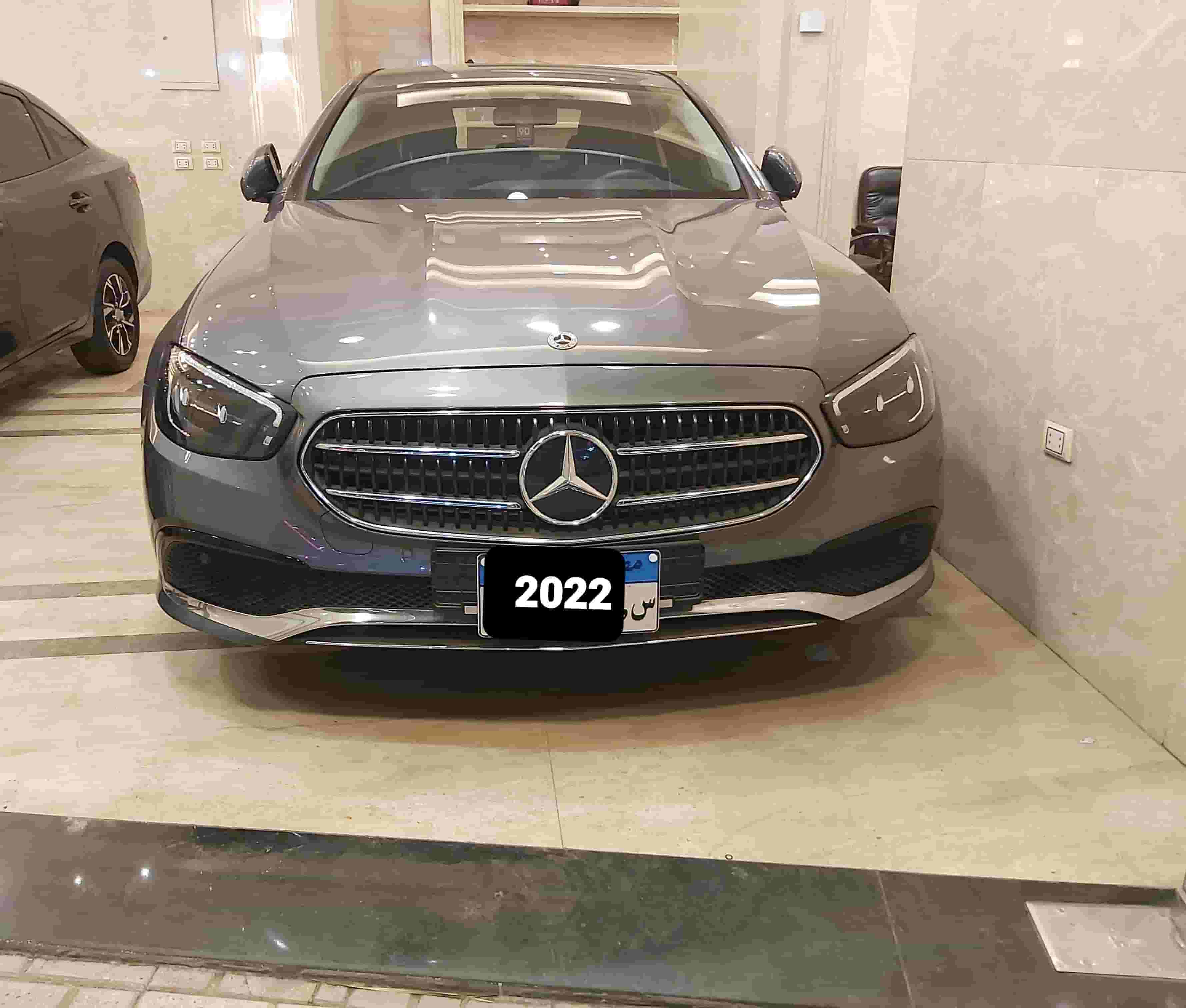 مرسيدس E200 كلاسيك 2022