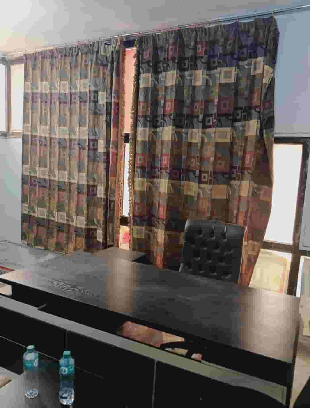 For rent a furnished office 