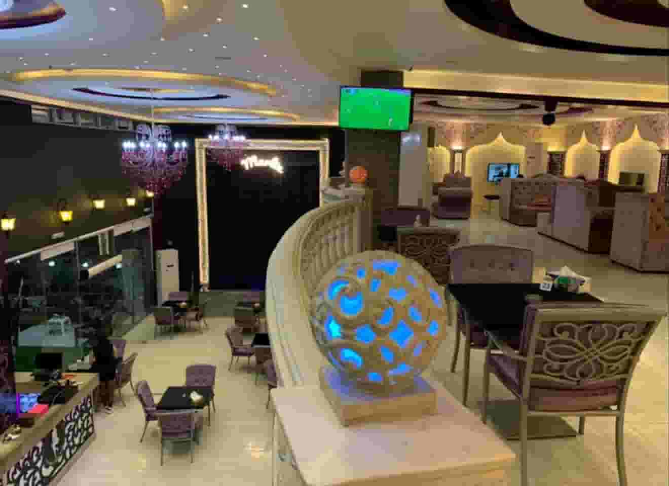 2 girls are required to work in a coffee shop in the UAE  