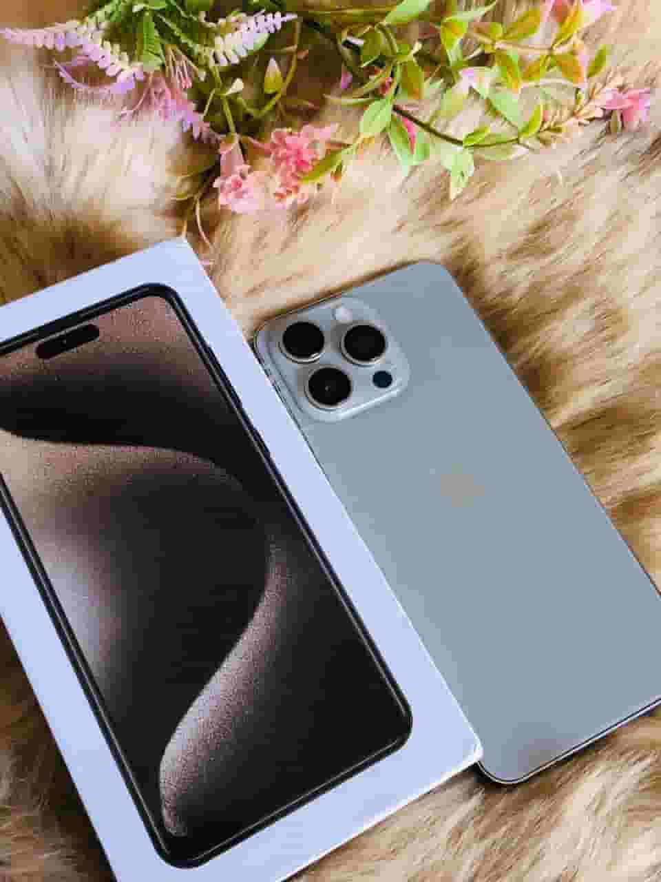  iPhone 15pro max  النسخه  الشبيهة 