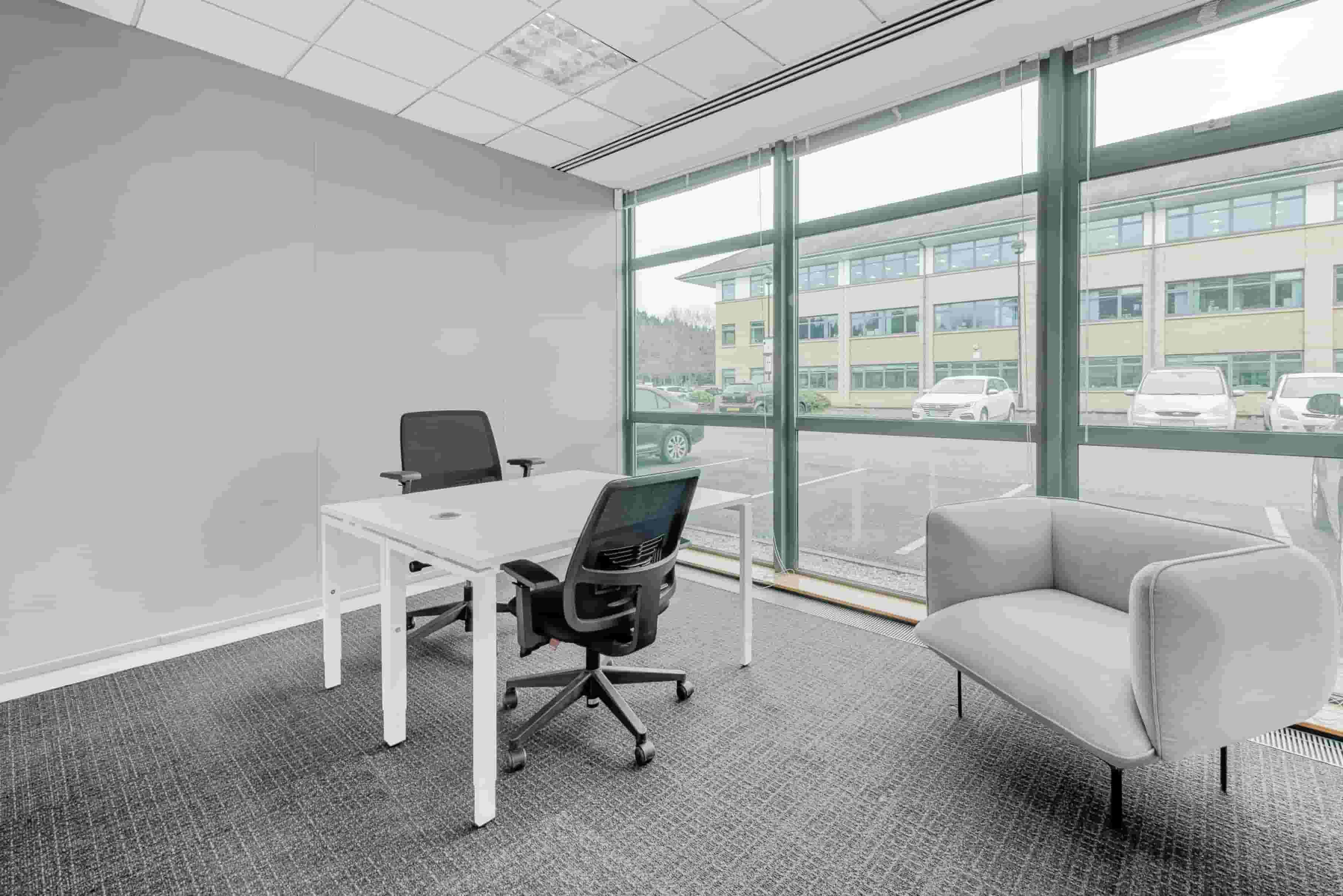 Private office space for 2 persons in Cairo, Park Street West