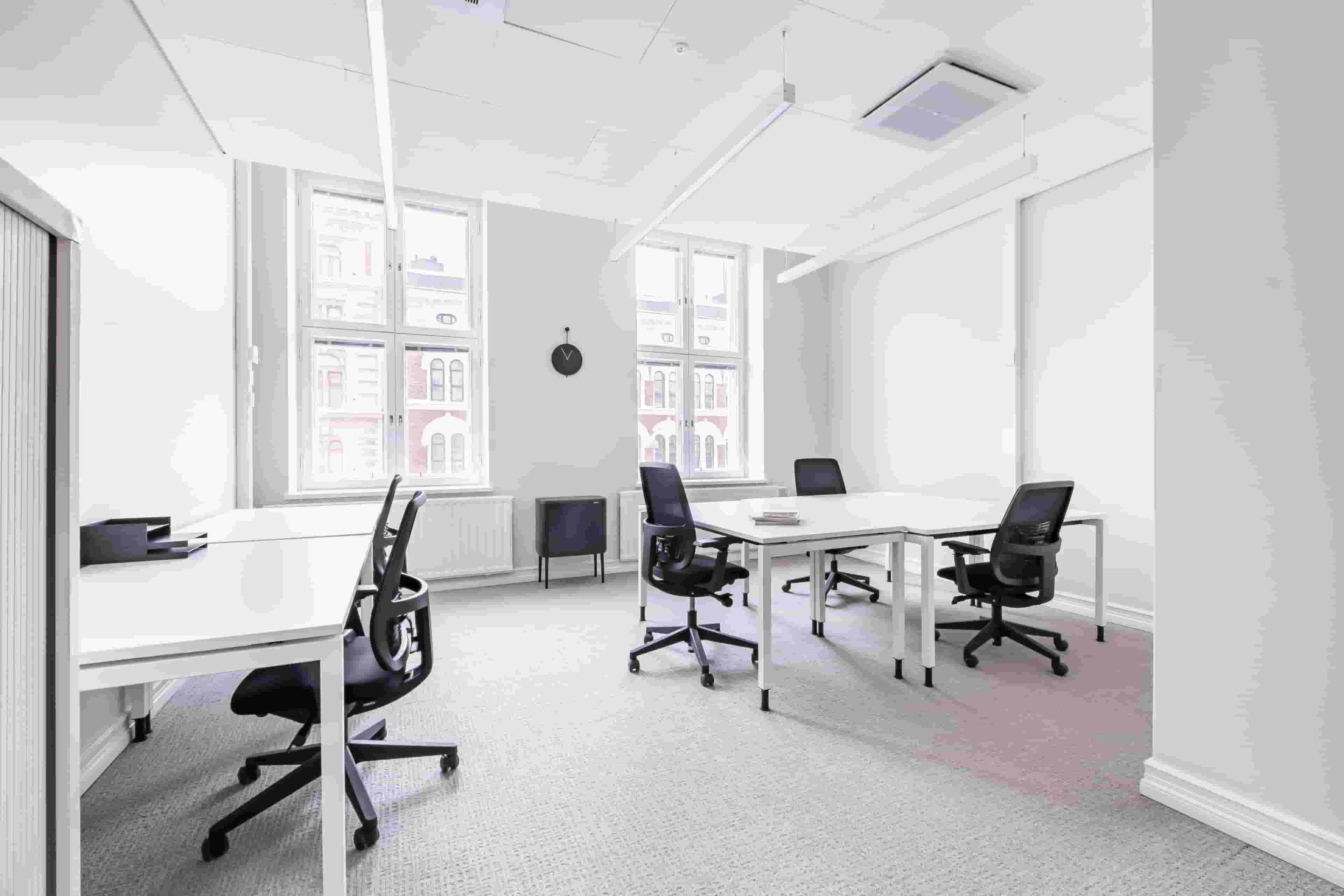 Private office space for 5 persons in Cairo, Park Street West
