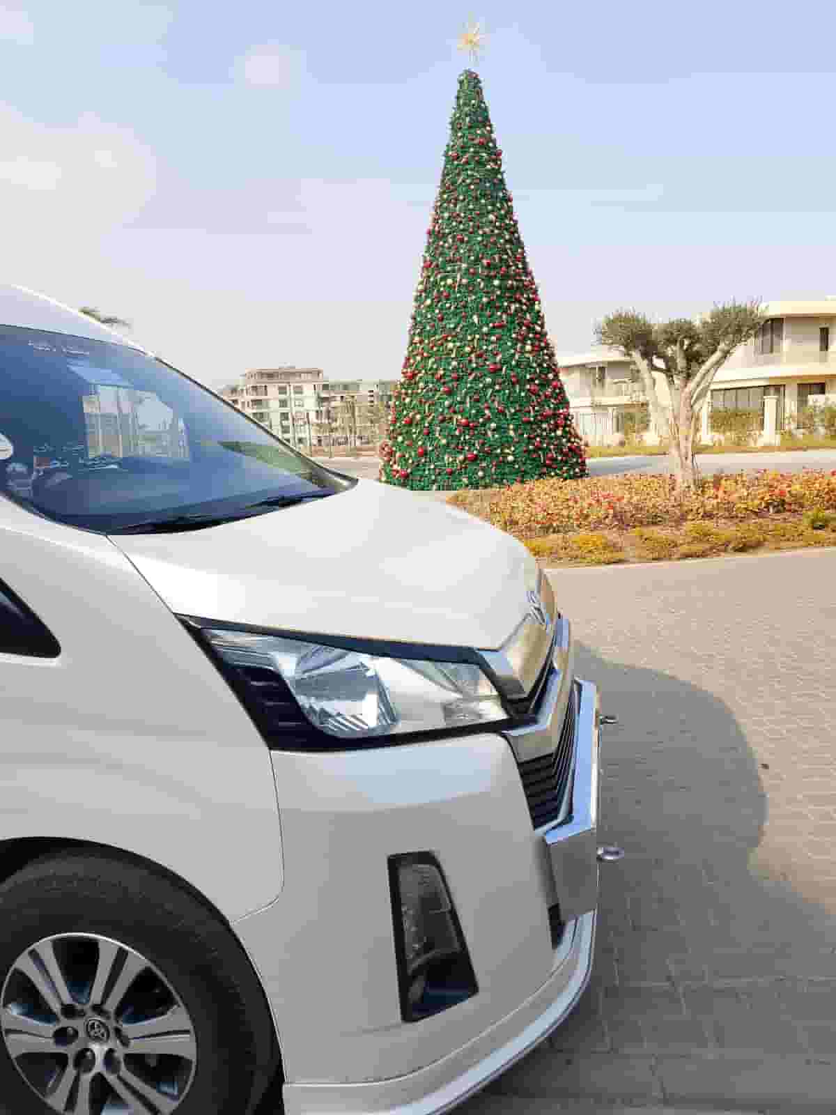Rent a Toyota microbus 