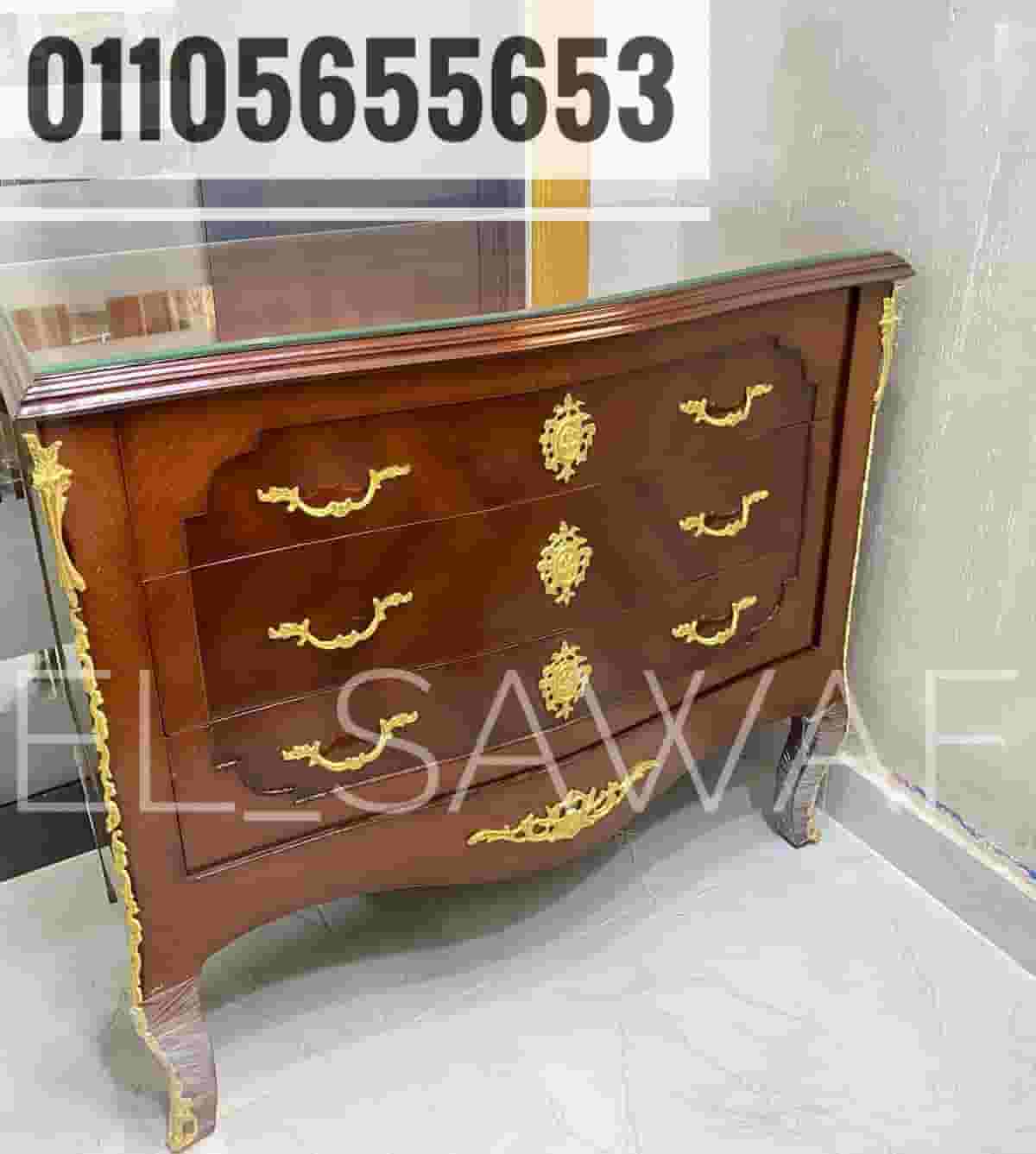 Red beech wood drawer unit 