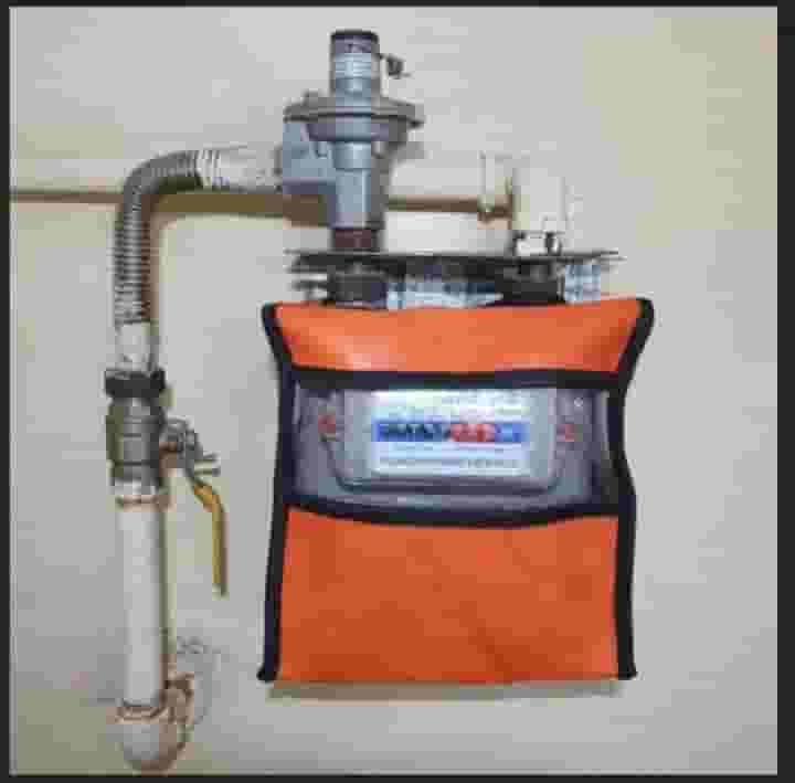 Solid gas meter cover