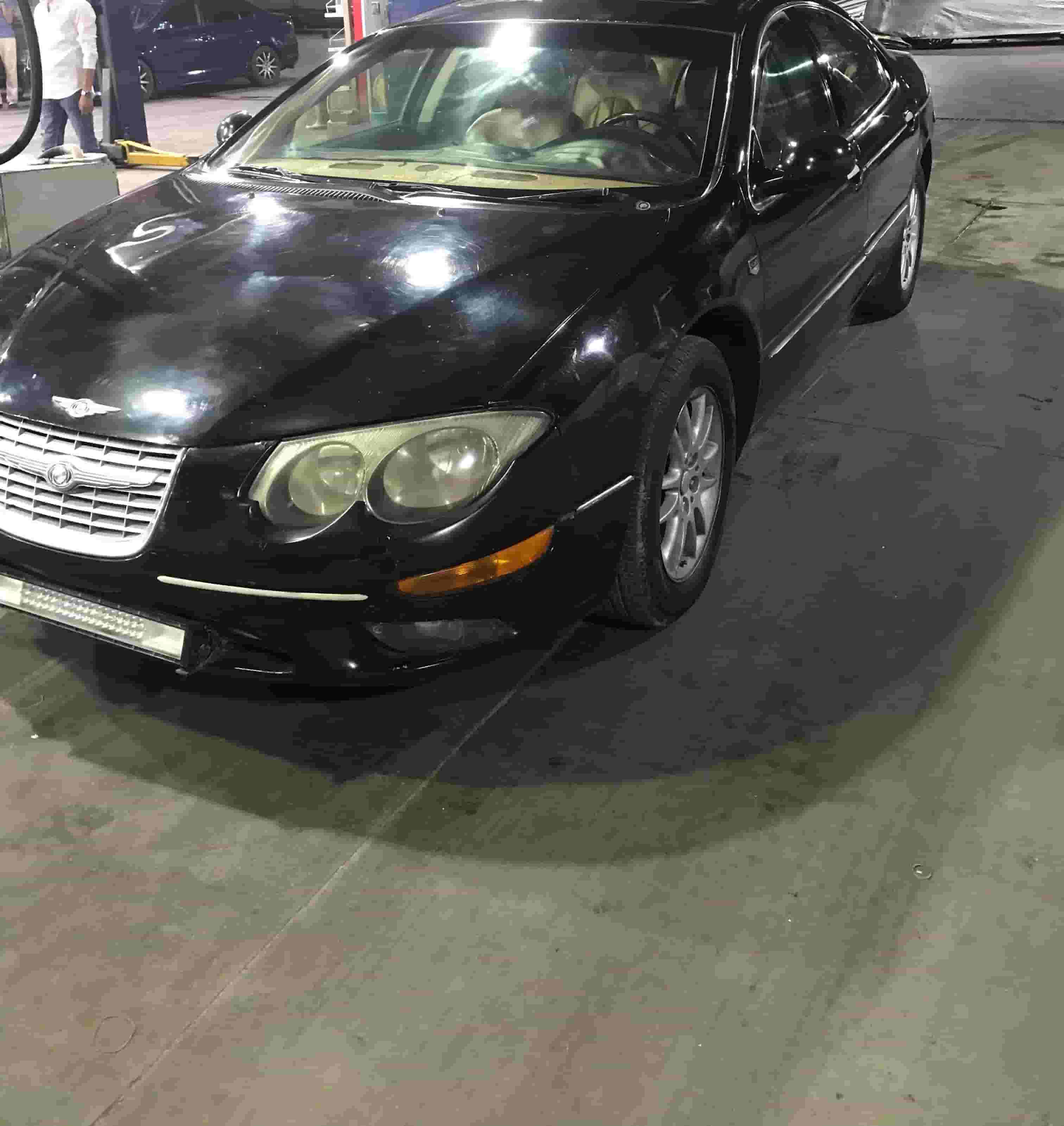 للبيع كرايزلر M300 موديل 2002