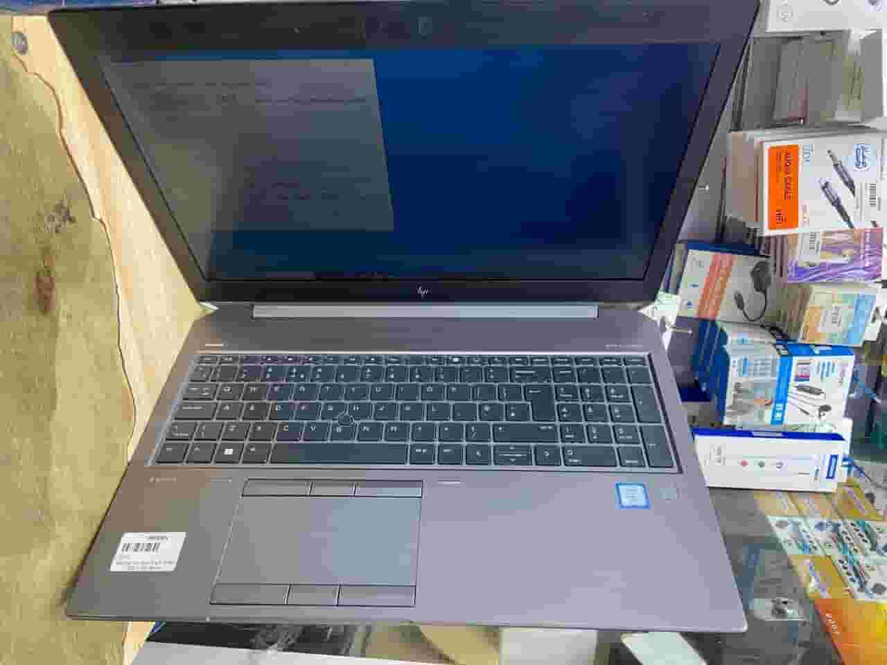 لاب توب Zbook
I7 جيل ثامن