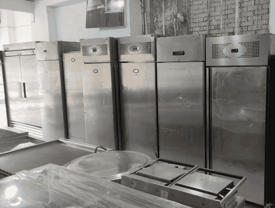 Preservation, display and storage refrigerators for restaurants and hotels