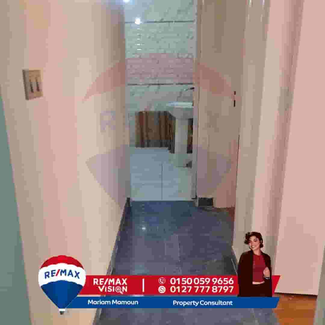 Apartment for sale 150 m in Rushdie, steps from the tram and Abu Qir St.