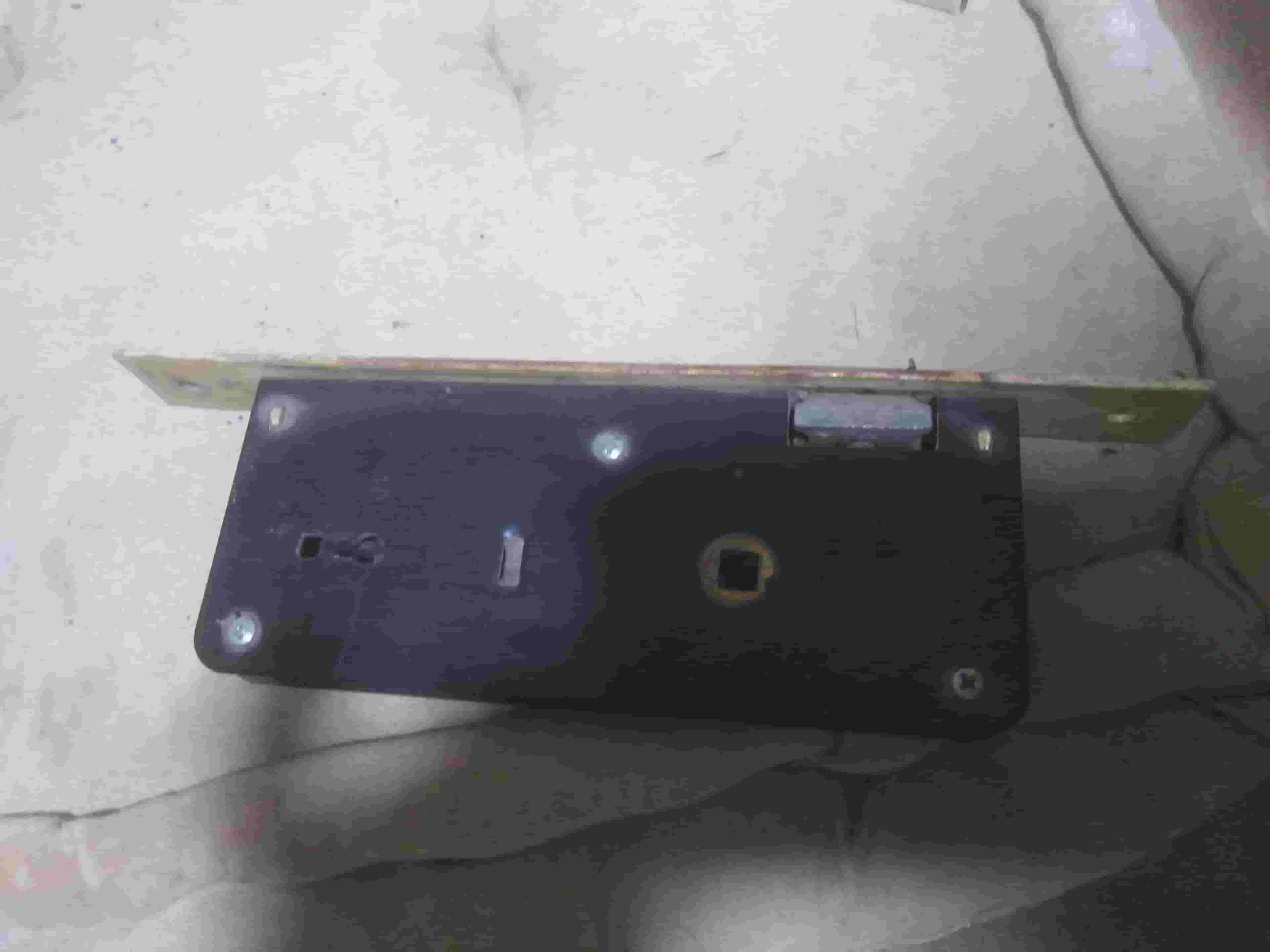 أكر أبواب غرف نوم مستعملة