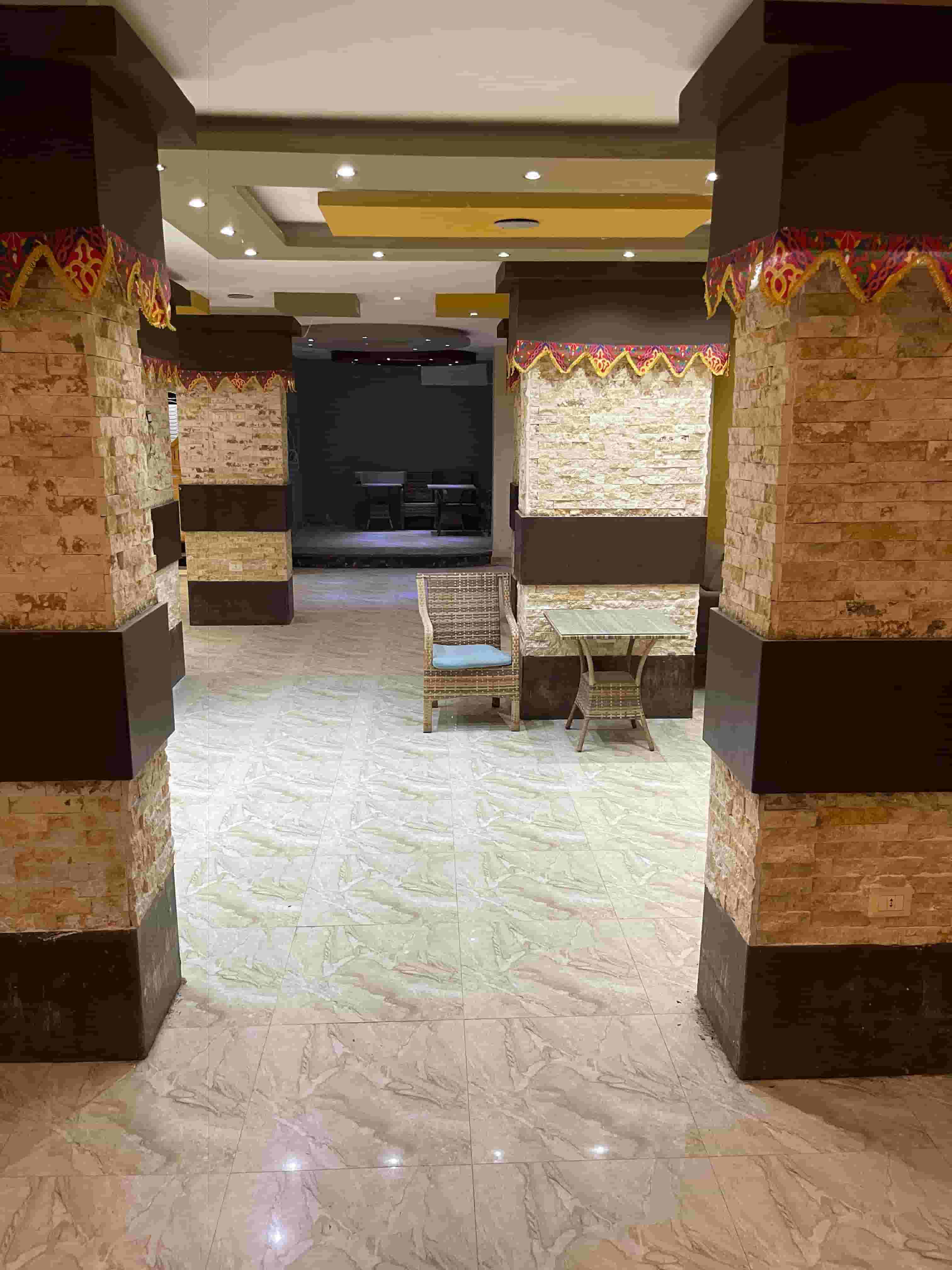 محل للايجار رخصة تجارى 400م 