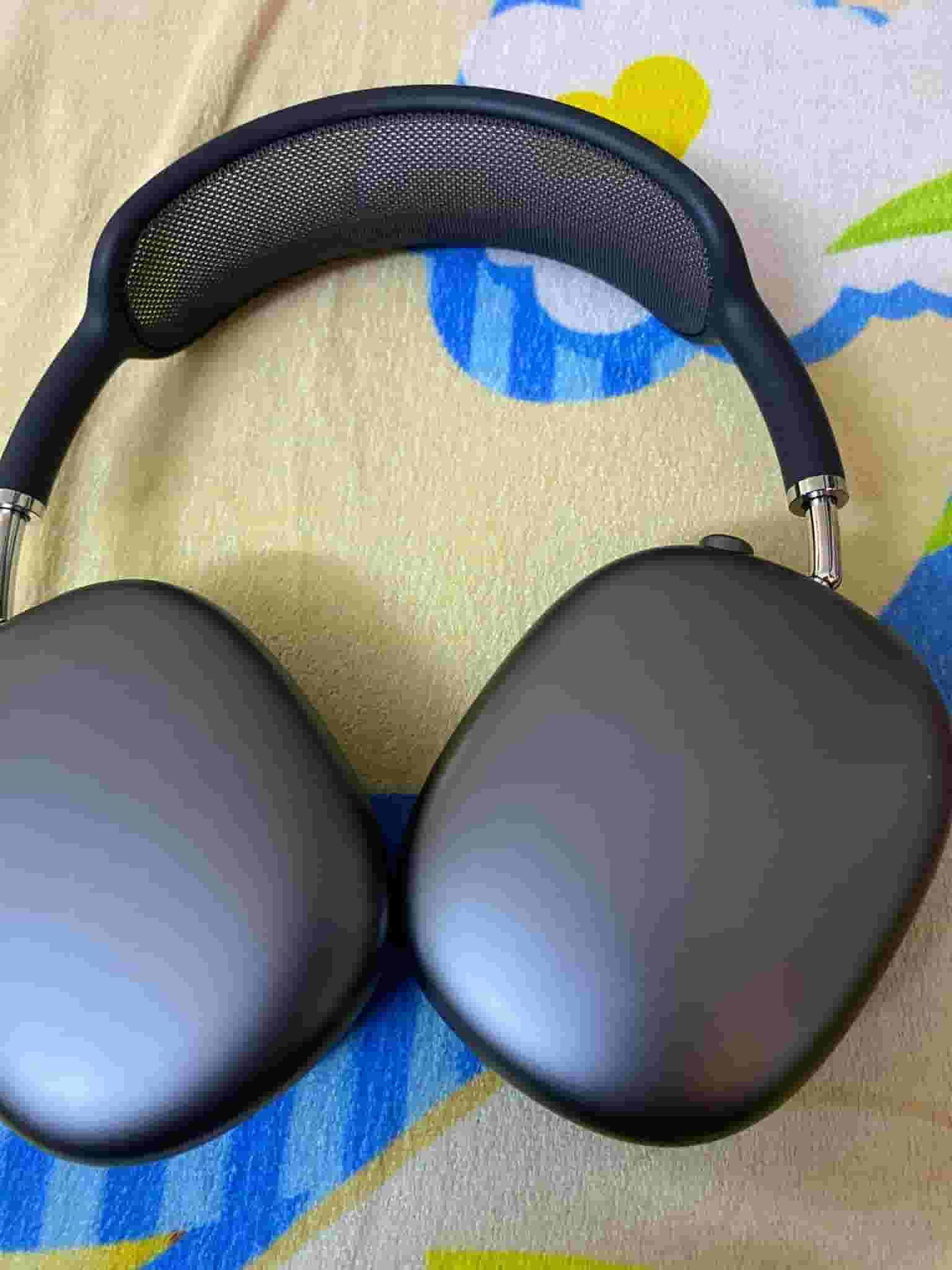 سماعات ايفون للبيع 