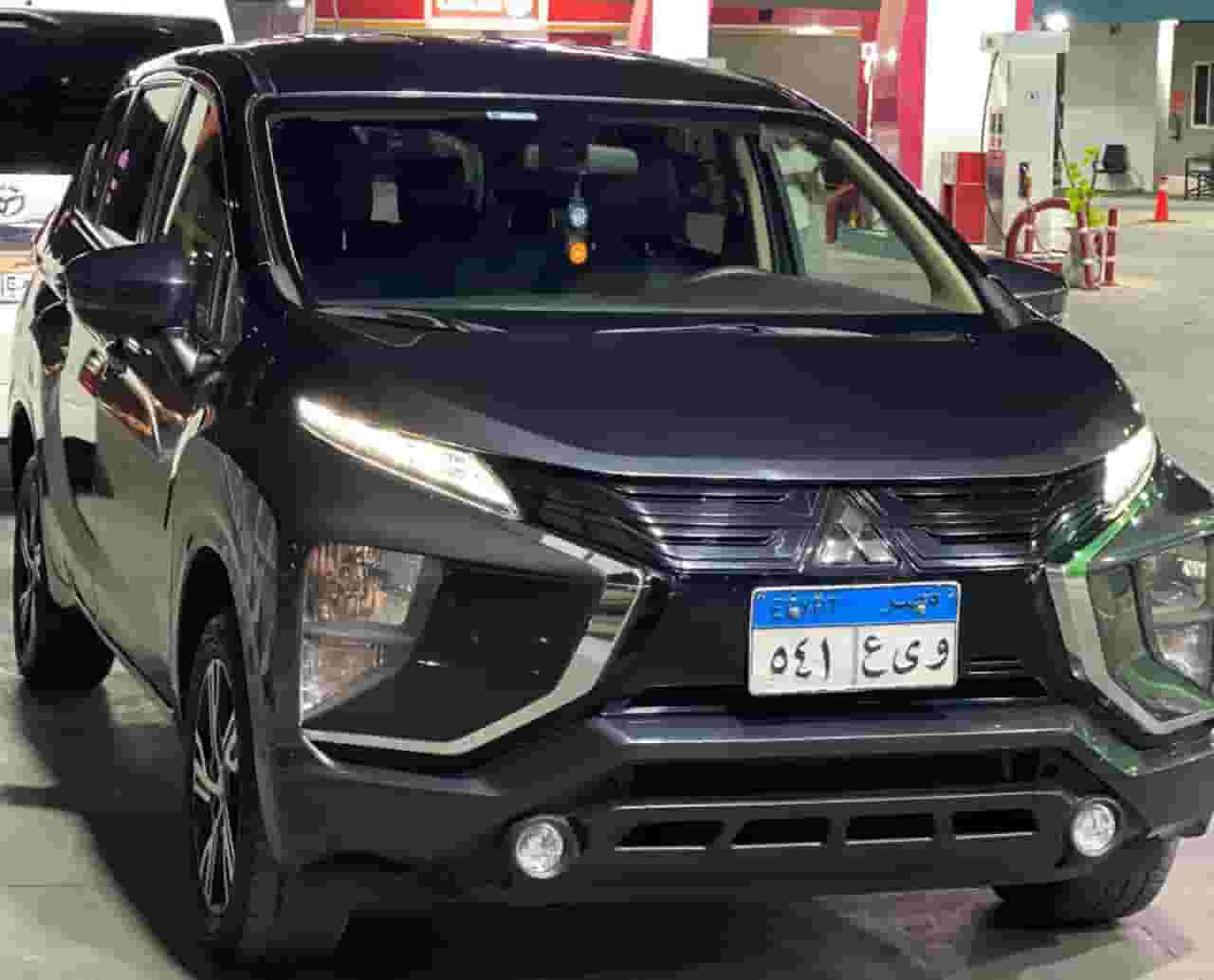 ايجار سيارة عائلية ميتسوبيشي لاستقبال المطار 