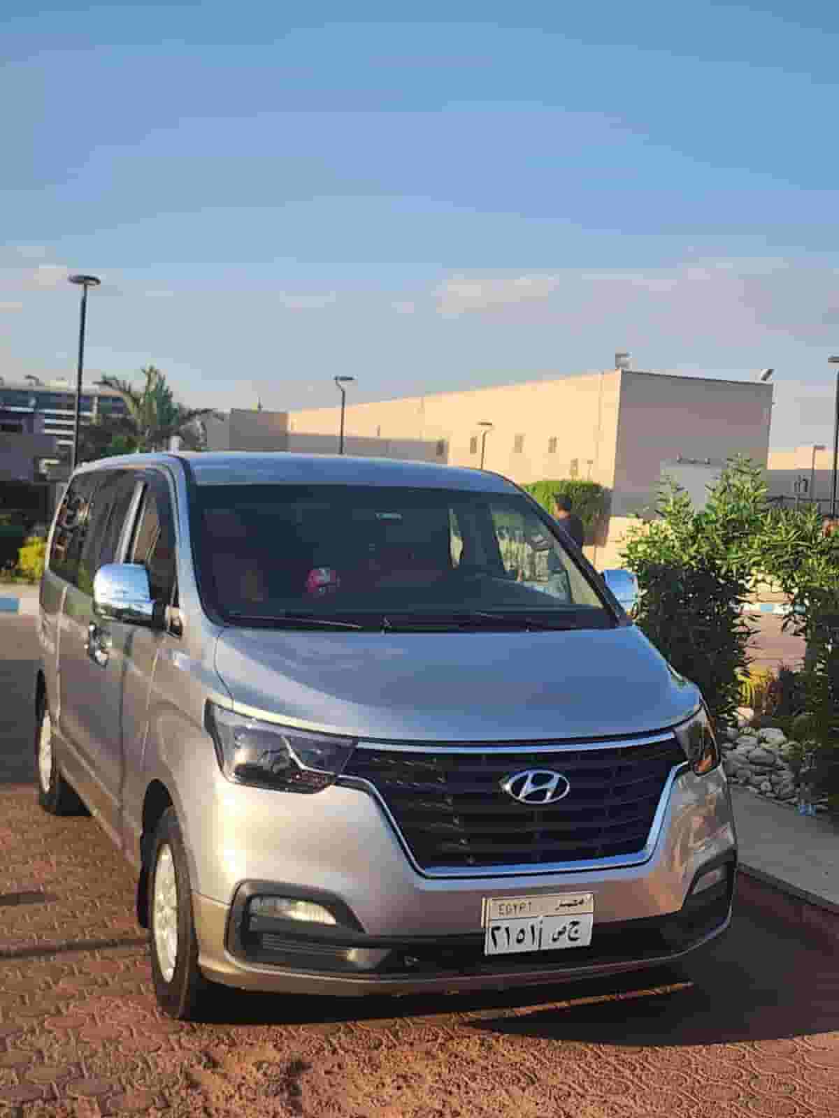 ايجار هونداي اتش وان بالسائق في القاهرة 