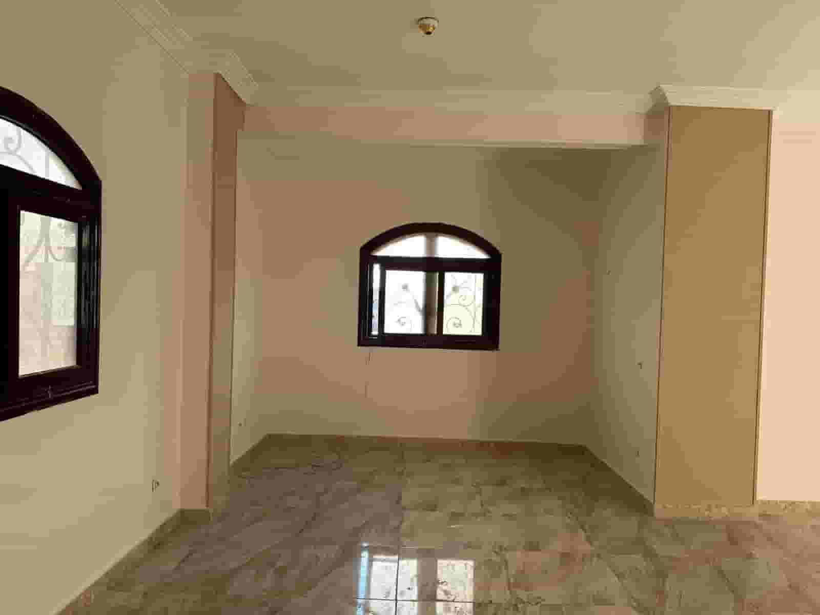 💥 للبيع أو الإيجار شقة فاخرة في البنفسج 2 💥
📍 التجمع الأول – بجوار معهد تاجان وجميع