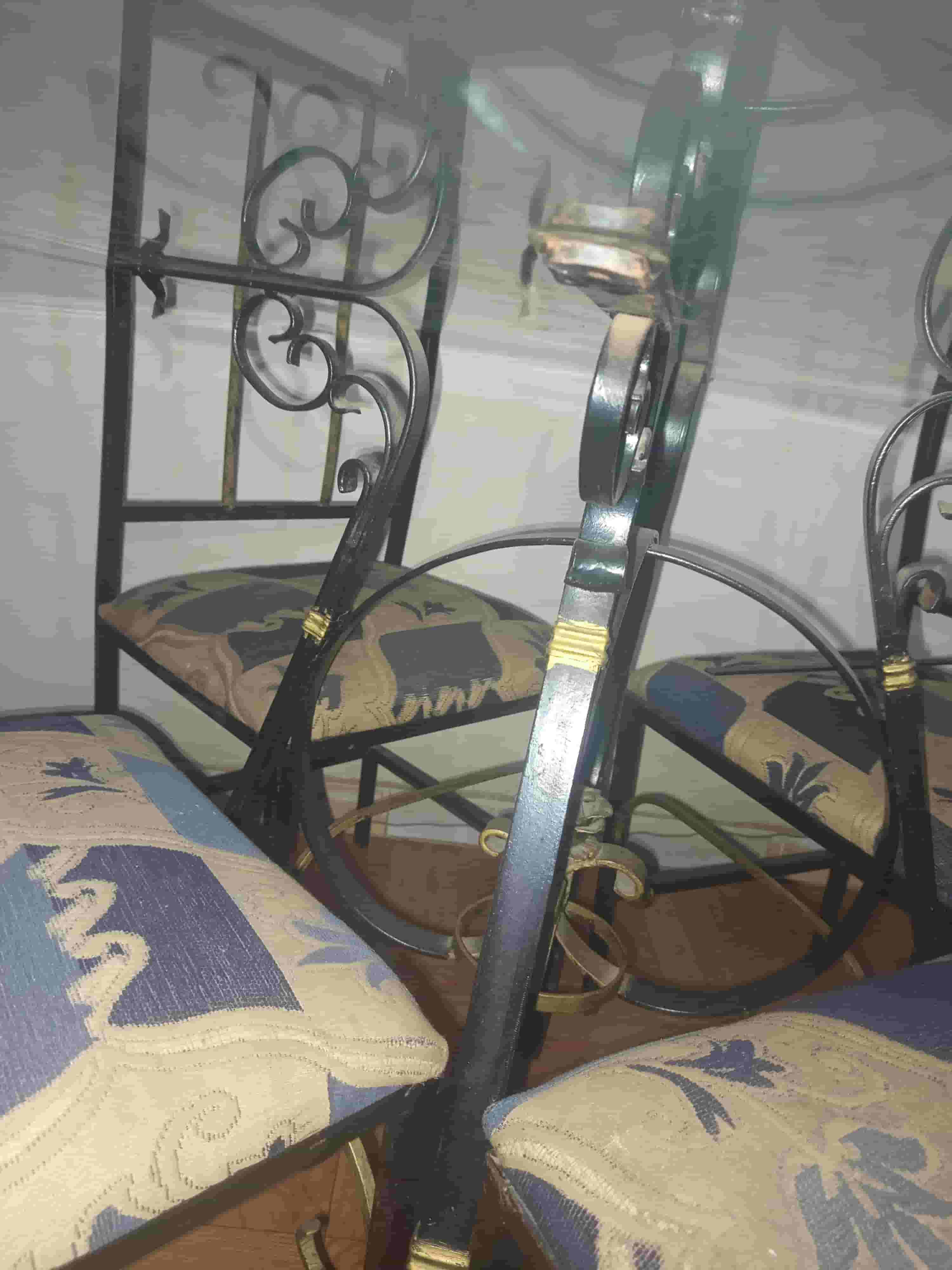 سفرة مع اربع كراسى