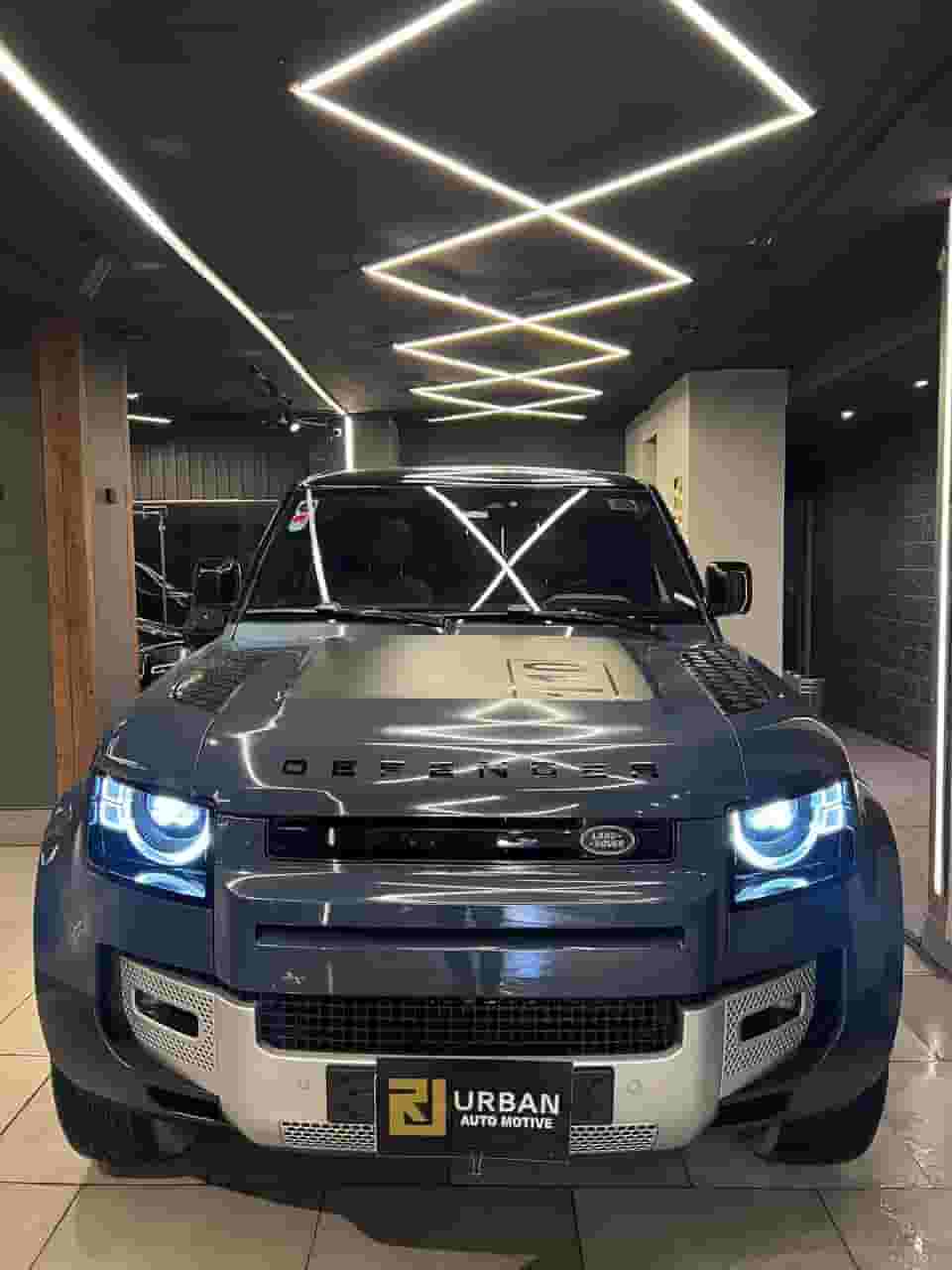 لاند روفر ديفيندر 2021