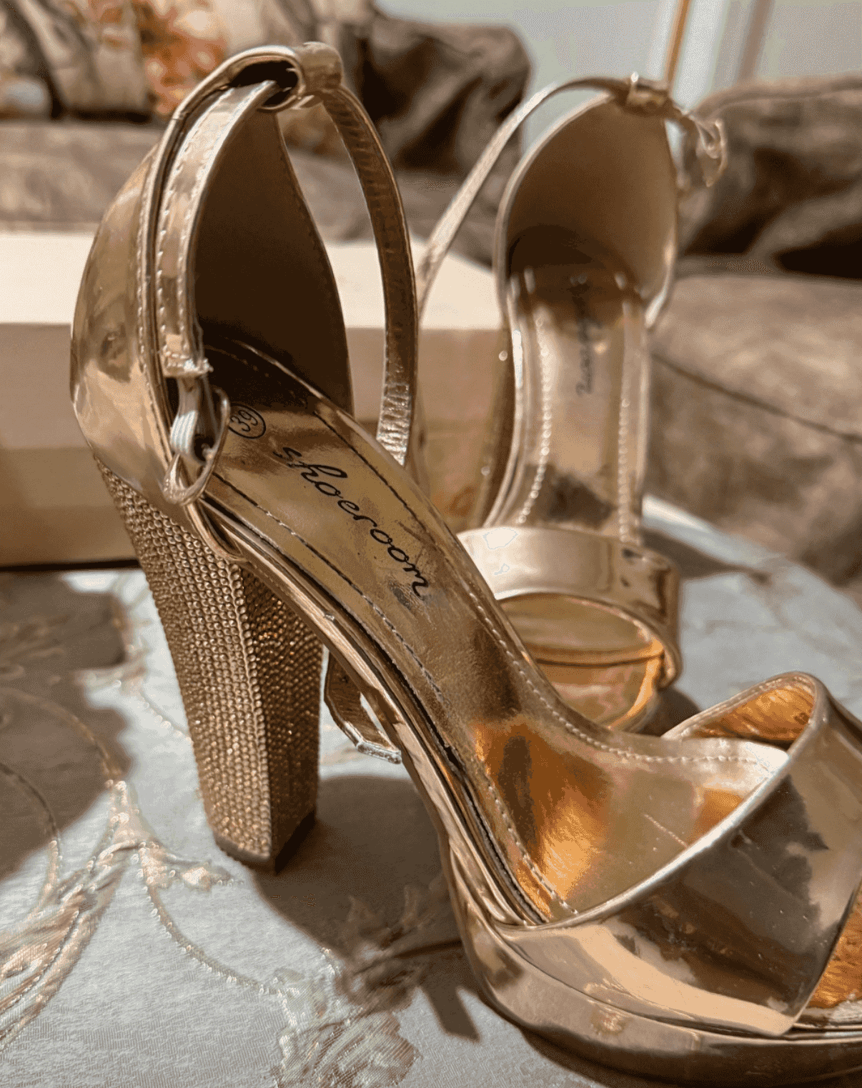 حذاء شورووم برونزي سهرة بكعب 12 سم