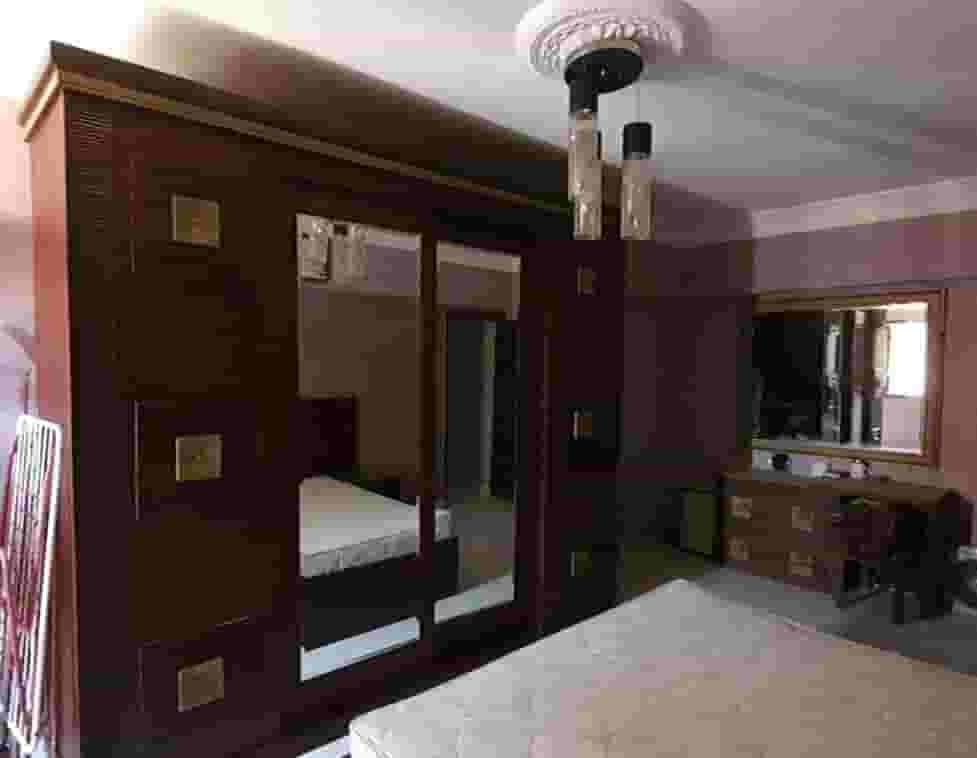 غرفة نوم كاملة بحالة ممتازة للبيع في الجيزة