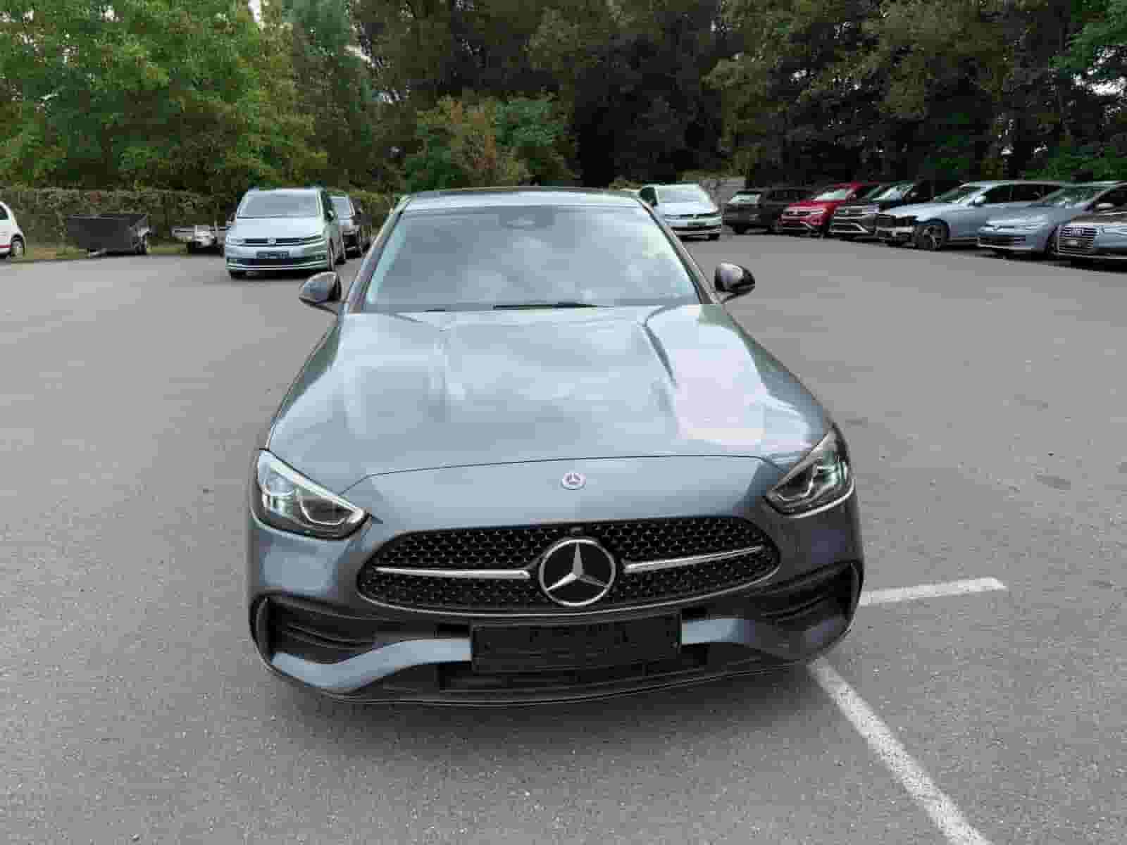 Mercedes Benz C180 model 2023