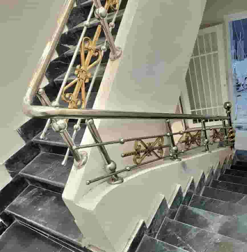 ننفذ أعمال الستانلس