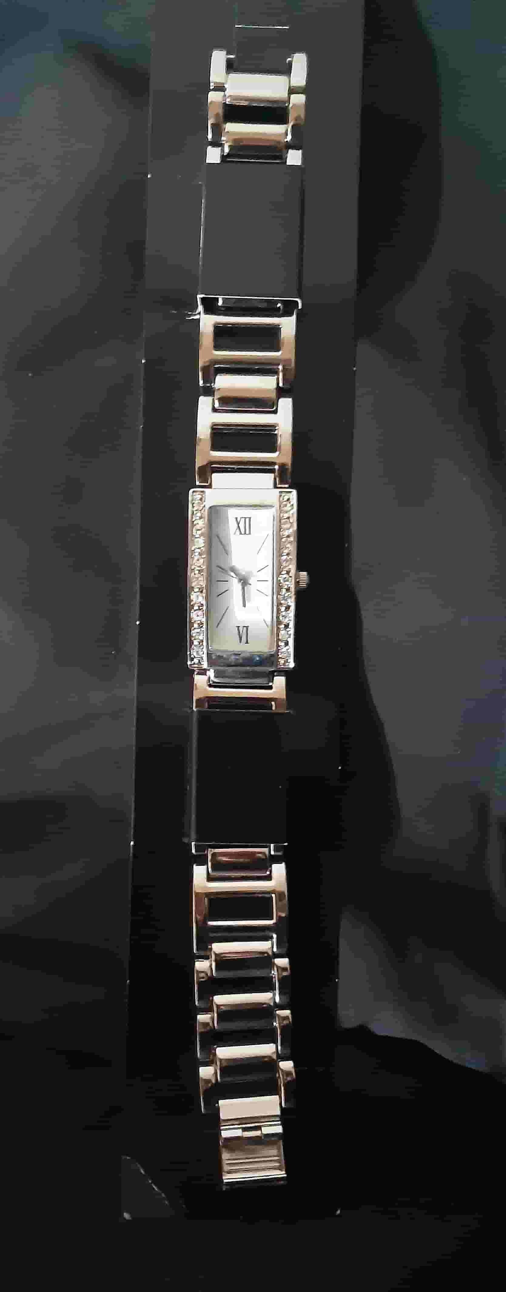 ساعة سوار ذهبى