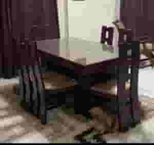 ترابيزه سفر و ٦ كراسى