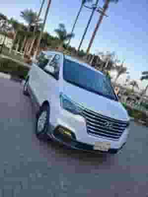 ايجار هيوانداي H1 للسفر العائلي