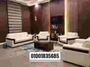 A luxurious leather office sofa to receive your customers