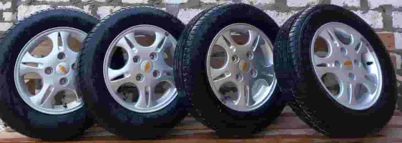 Chevrolet N300 model 25 wheels