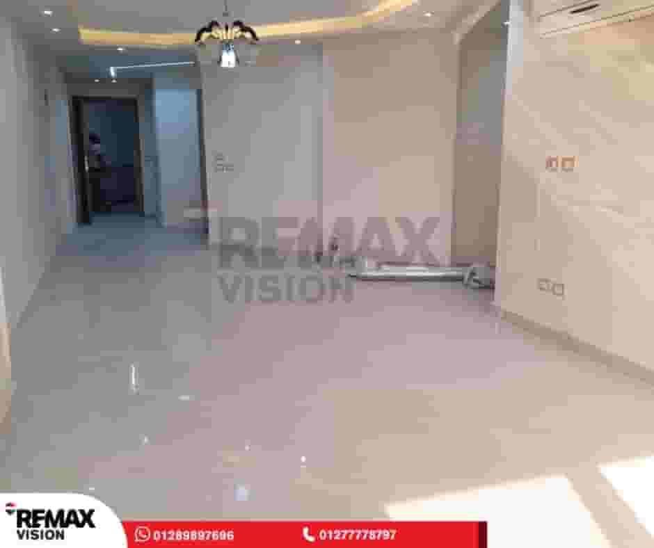 شقة للايجار  160 م في سموحة  شارع فالوري انطاونيادس