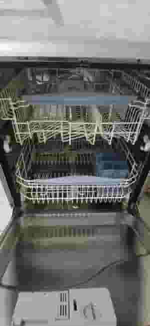 Ariston 14 person dishwasher - Italian - digital