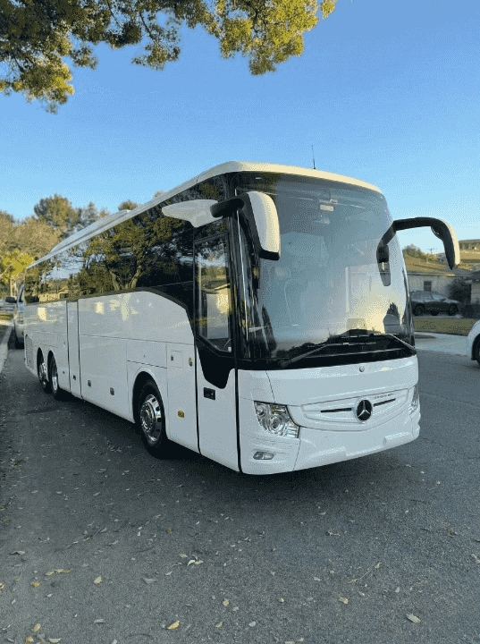  إيجار أتوبيس مرسيدس 50 راكب!
