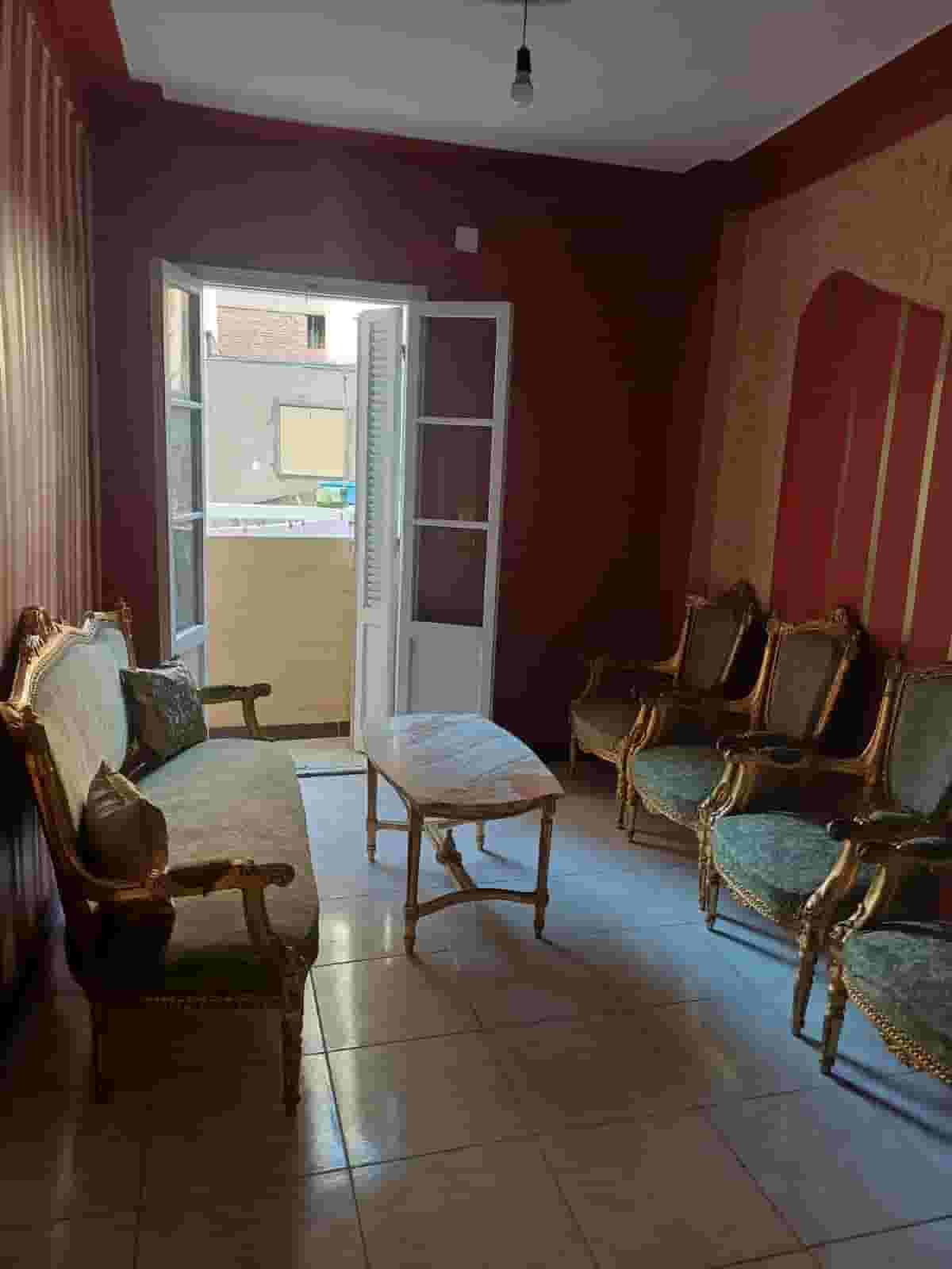 شقه مفروشه(80م) للايجار بالدور(5)سلم بميامي بحري