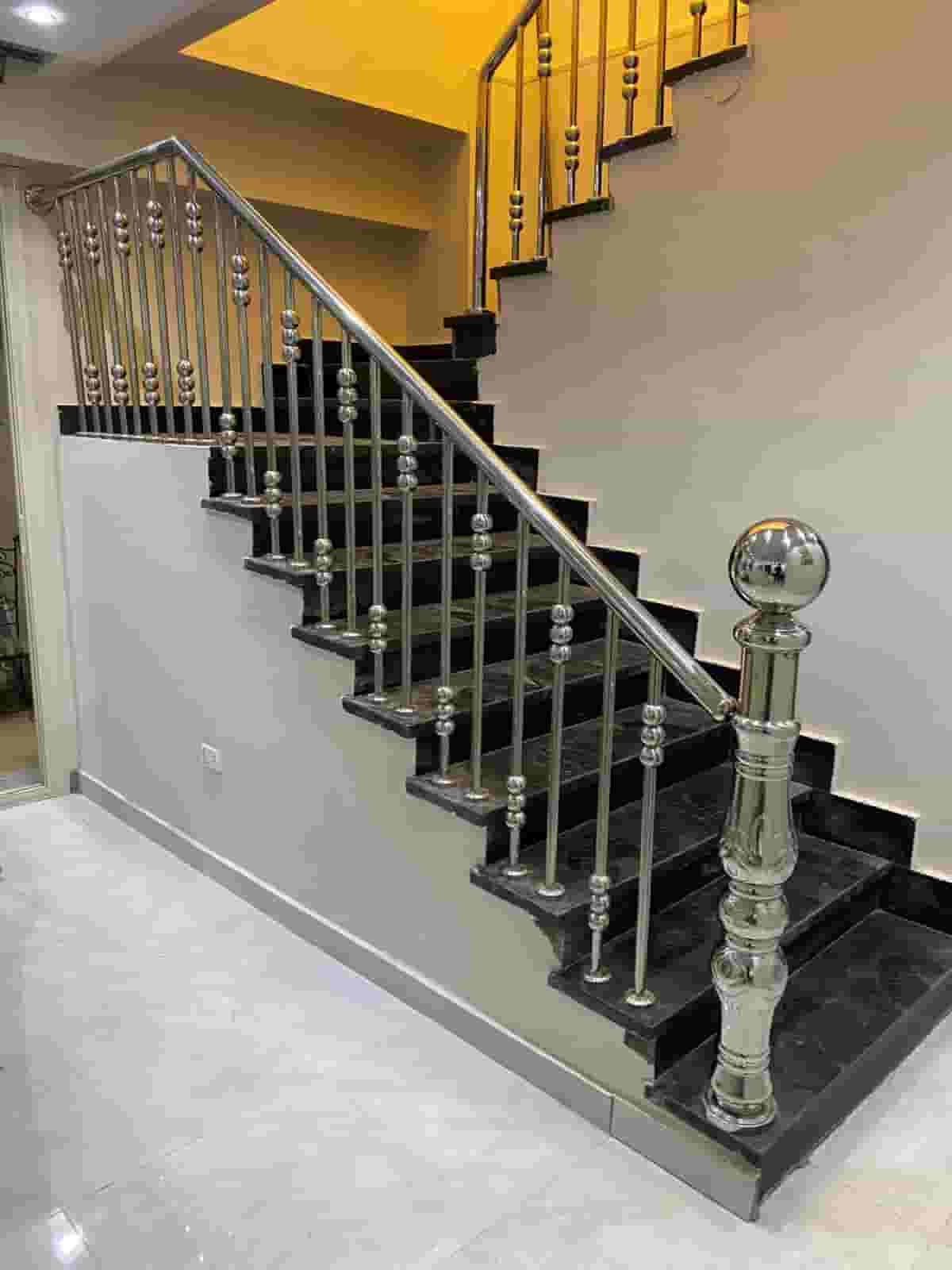 اعمال استانلس ستيل سلالم بلاكونات