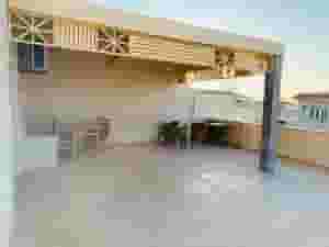 Two floors chalet for sale in Green Beach North Coast