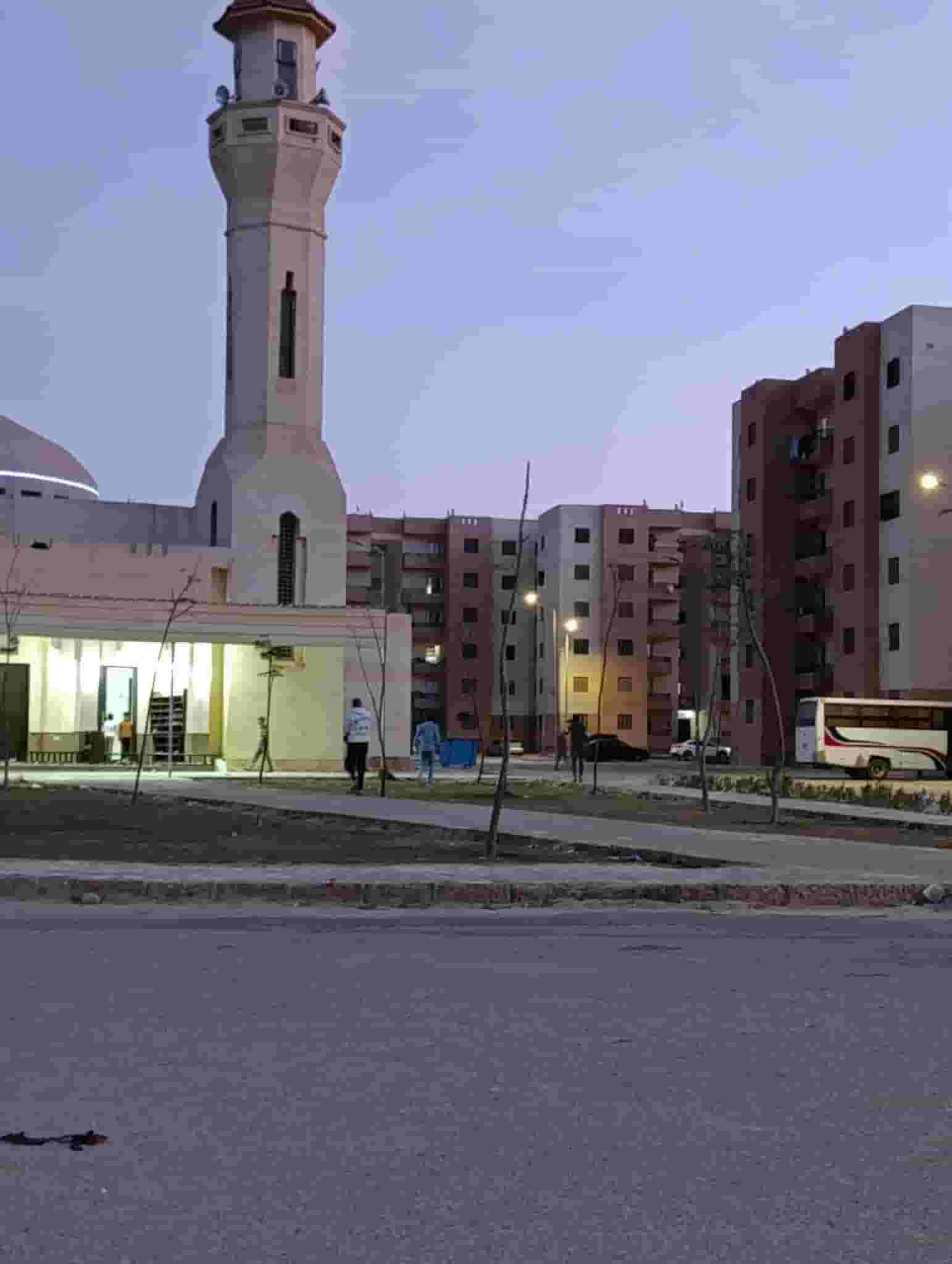 شقه للبيع في الحي الثامن