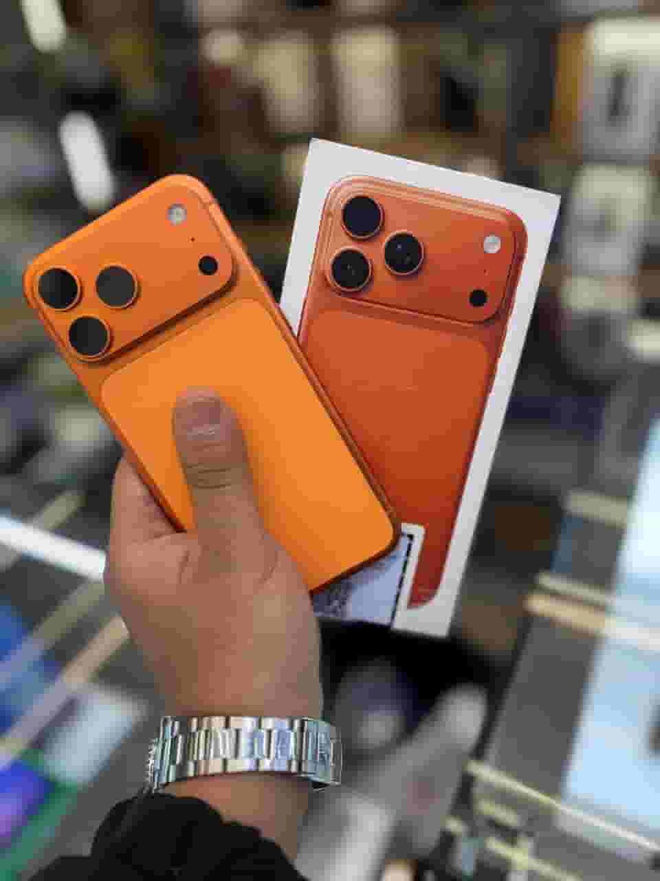 Selling iPhone 17pro max