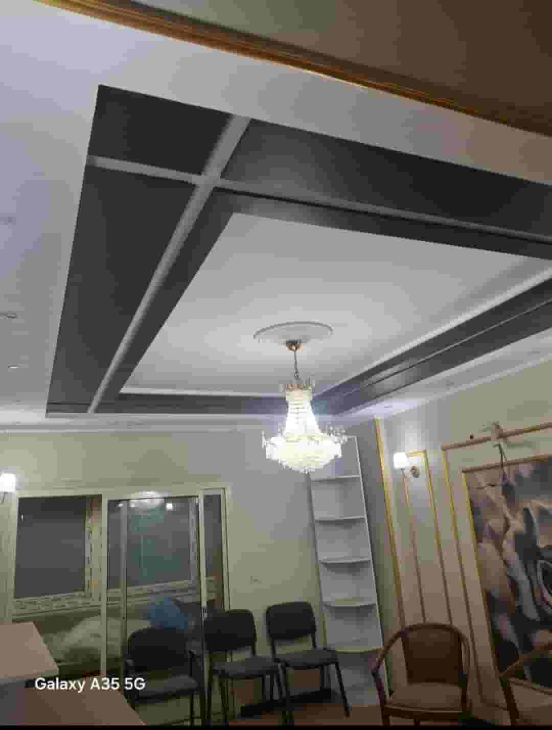 Administrative office in Ma'adi El Sarayat above Cairo and Al Ahly banks. The area is 180 m, 4 rooms, reception 3 pieces, 2 bathrooms, kitchen, fully air conditioned, modern finishing