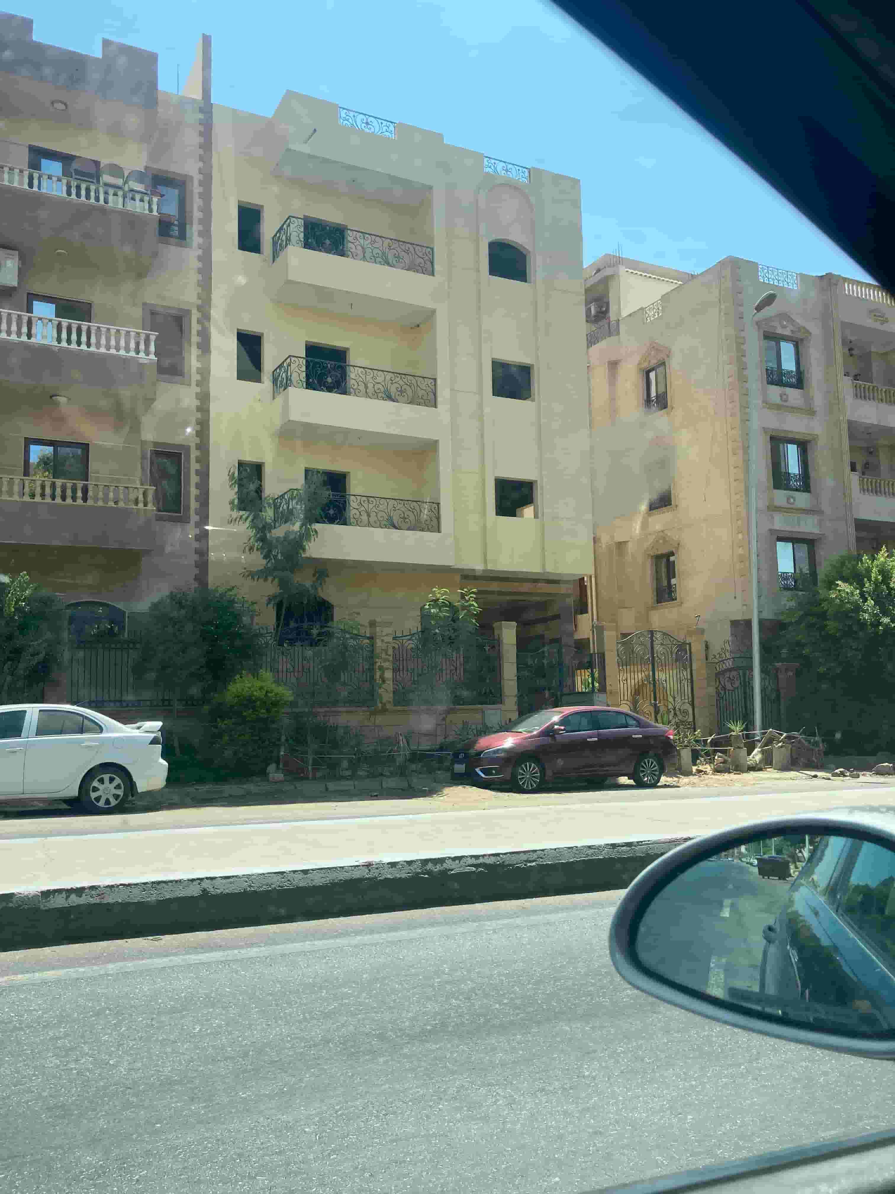  شقة للبيع عقد اخضر بحري بالقرب من الرحاب و مطار القاهرة