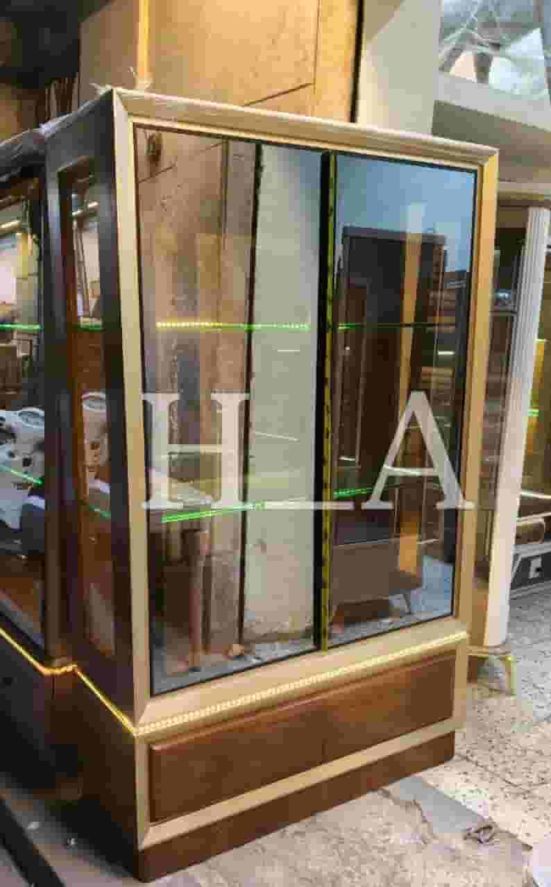 It is not 2 rolls, size 135 cm, depth 50 cm