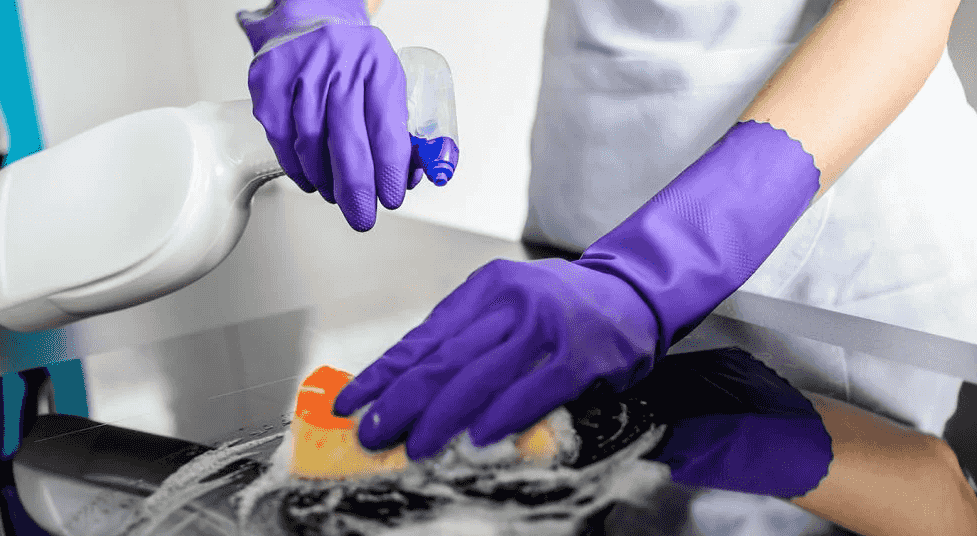 مطلوب عاملات نظافة مقيمات