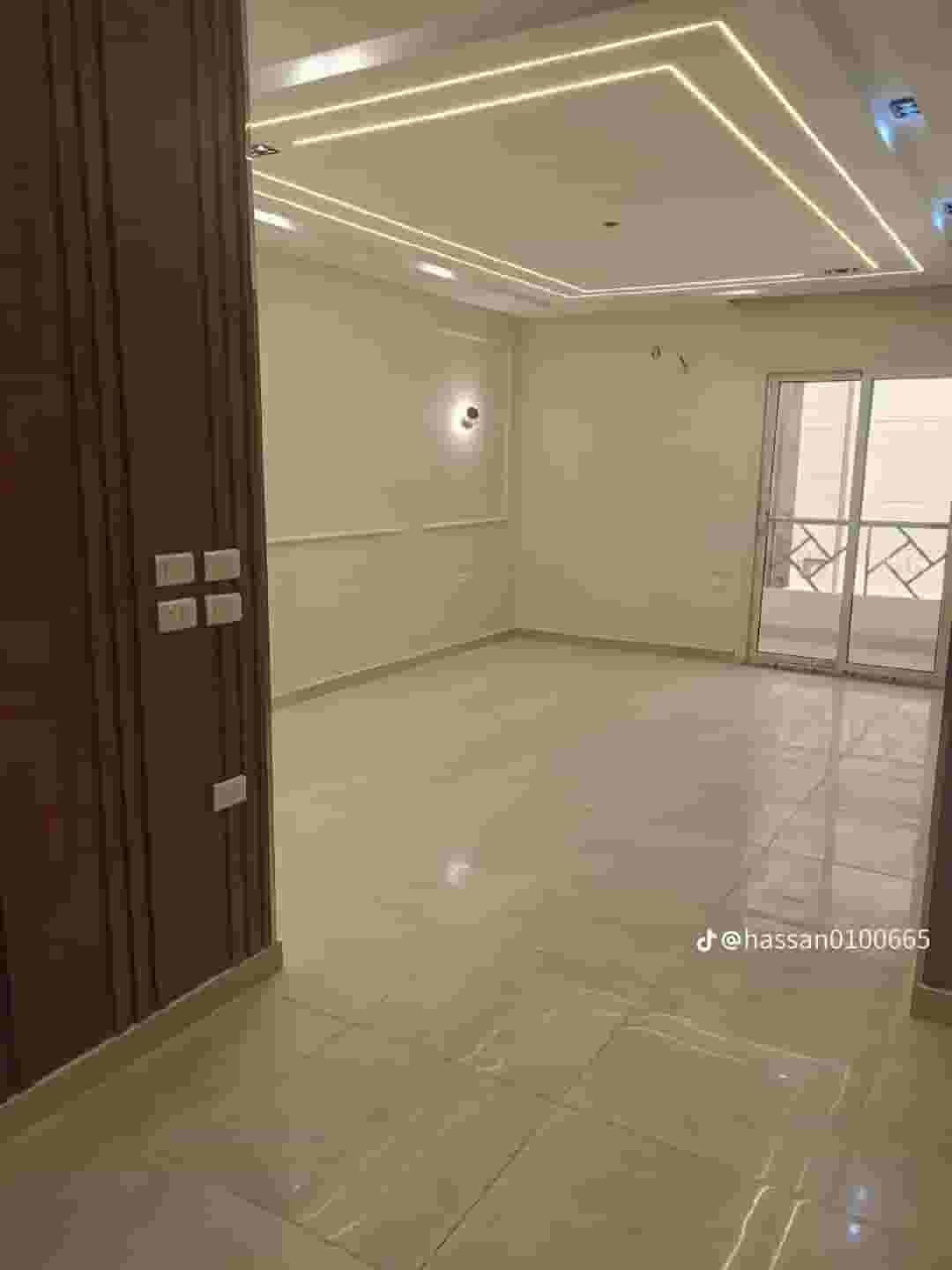 شقة للإيجار موقع مميز جدا تصلح سكنى او ادارى زهراء المعادي