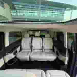 ايجار مرسيدس فيانو لرحلات السفر والأعمال