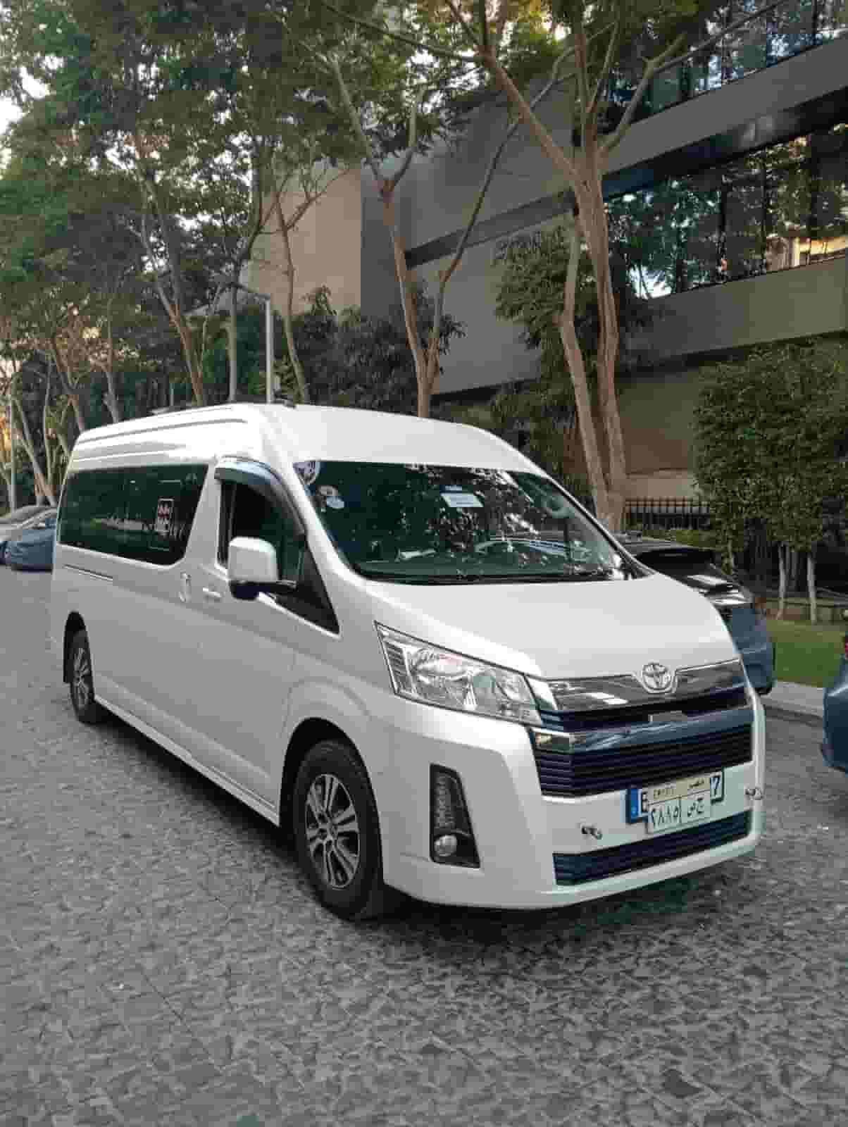 Rent Toyota Hiace 13 passengers with driver, air conditioning, airport delivery, trips and travel anywhere at competitive prices