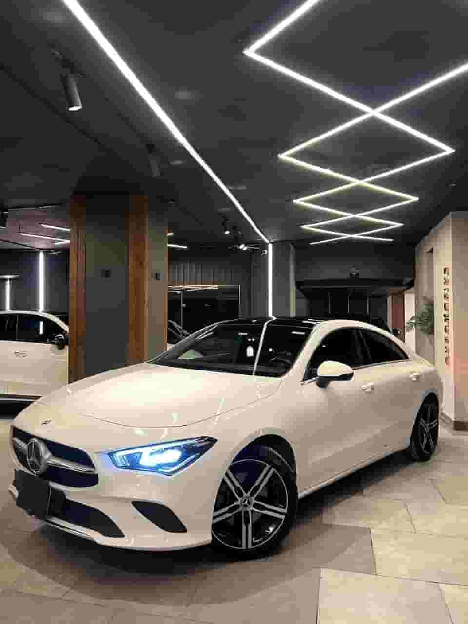 مرسيدس سي إل إيه 200