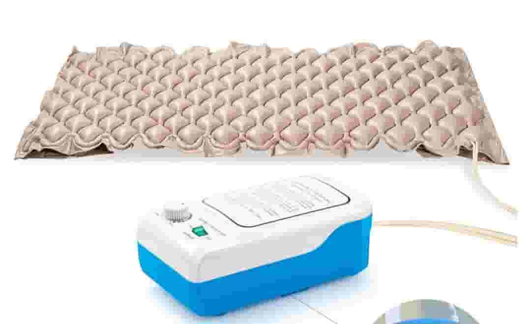 Air mattress with motor