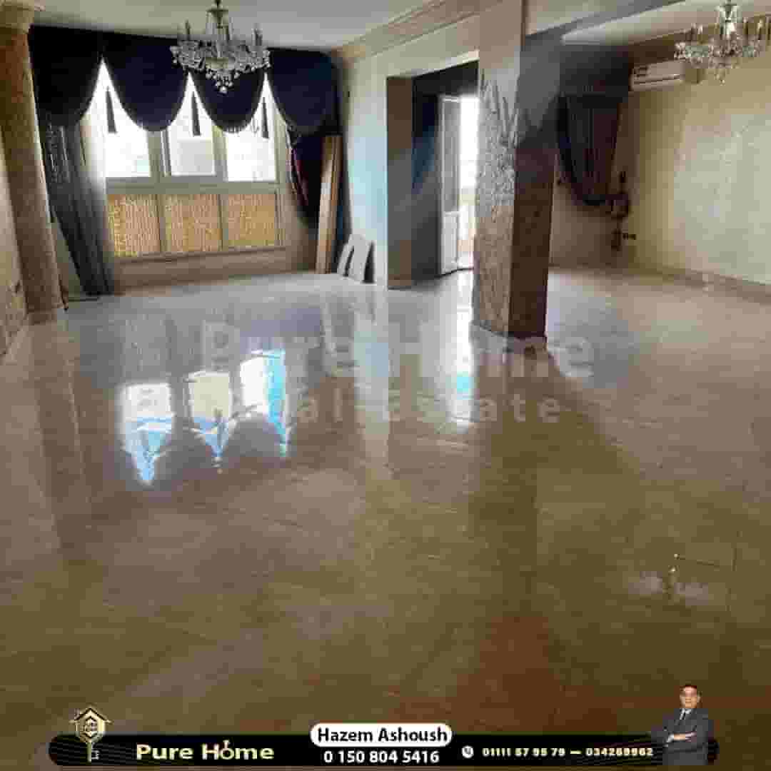 شقة للبيع - مصطفي كامل - خطوات من شارع ابو قير و الترام