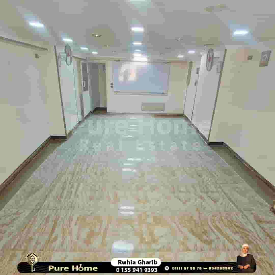 Administrative office for rent — Gleem — off the sea